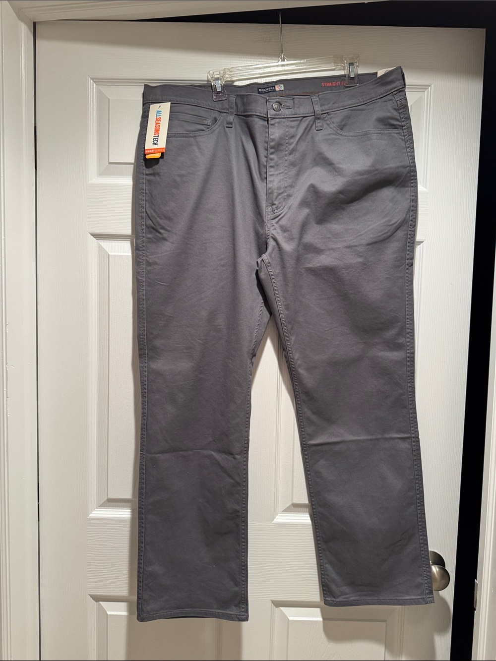 Dockers All Seasons Tech Straight Fit Jean Cut pants  - Gray. 40x30 NWT